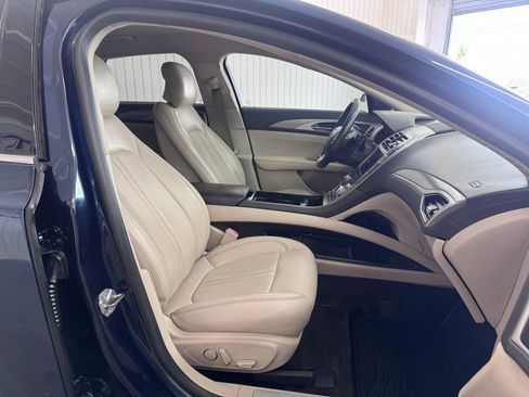 Used 2017 Lincoln MKZ Premiere FWD image 10