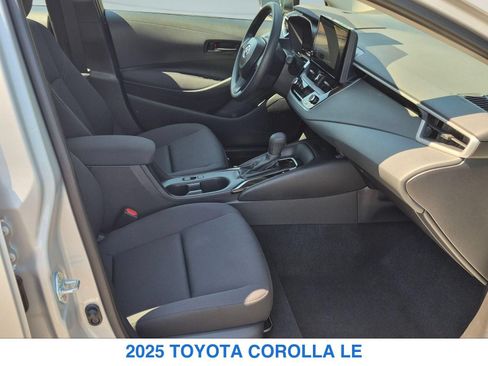 Used 2025 Toyota Corolla LE w/ LE Premium Package FWD image 27