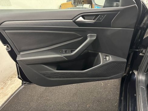 Used 2024 Volkswagen Jetta SE image 14