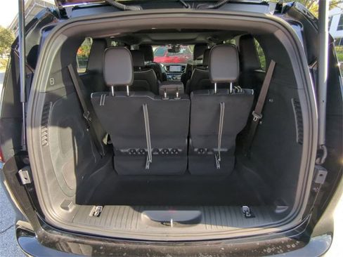New 2026 Chrysler Pacifica Limited w/ Uconnect Theater Family Group image 14