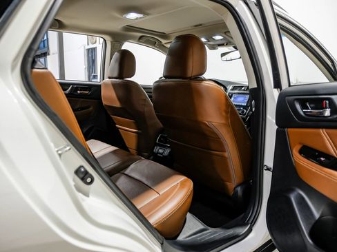 Used 2018 Subaru Outback 2.5i Touring w/ Popular Package #3 image 37