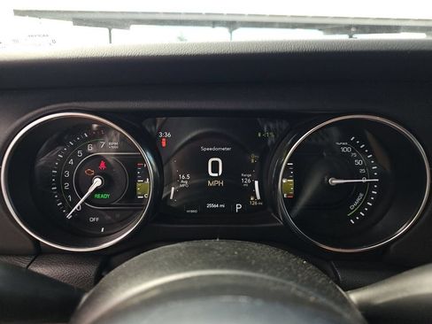 Used 2023 Jeep Wrangler Unlimited Sahara w/ Cold Weather Group AWD/4WD image 12