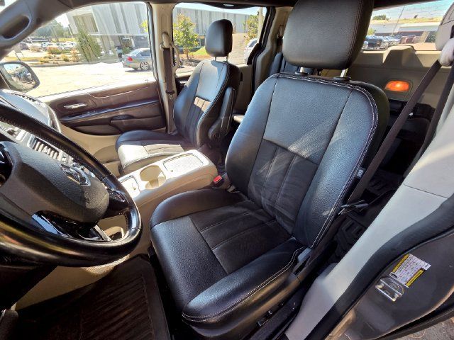 Used 2020 Dodge Grand Caravan SXT FWD image 14