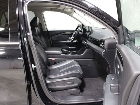 Used 2025 Honda Pilot Touring image 9