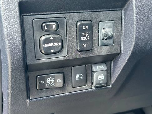 Used 2018 Toyota Tundra SR5 w/ SR5 Upgrade Package RWD image 27