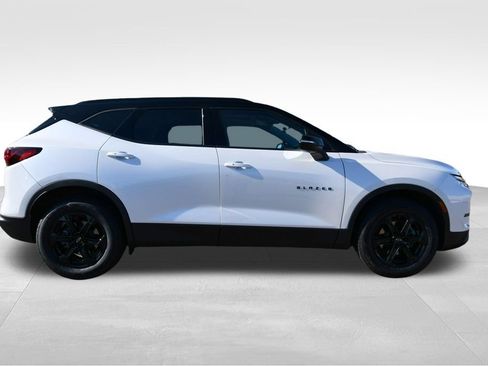 Used 2023 Chevrolet Blazer LT w/ Sound & Technology Package AWD/4WD image 9