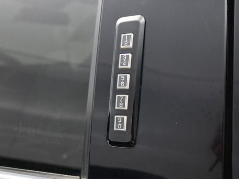 Used 2023 Ford F250 Lariat w/ Chrome Package AWD/4WD image 9