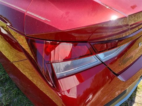 New 2024 Hyundai Elantra SEL image 7