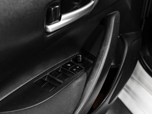 Used 2021 Toyota Corolla LE image 47