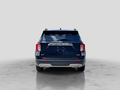 Used 2022 Ford Explorer XLT w/ Equipment Group 202A AWD/4WD image 5