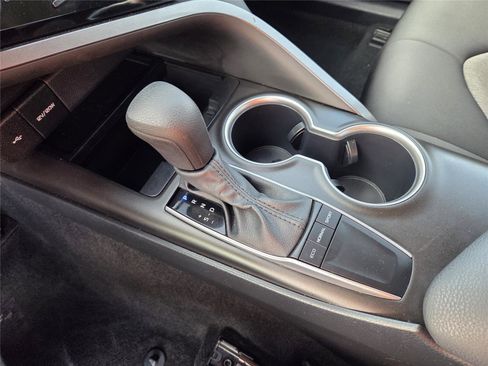 Used 2024 Toyota Camry LE image 18