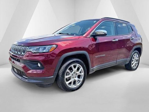 Used 2022 Jeep Compass Latitude AWD/4WD image 3