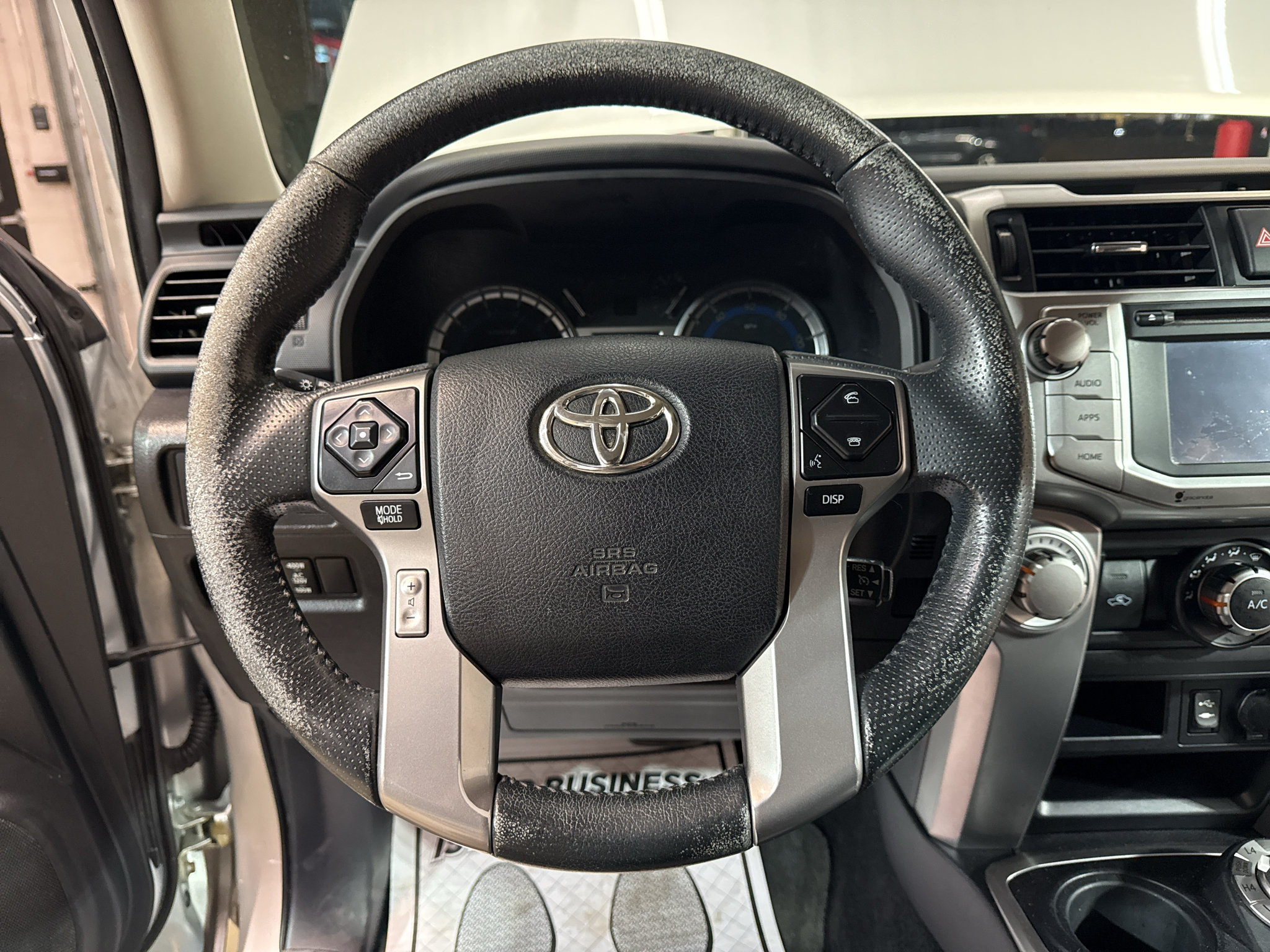 Used 2015 Toyota 4Runner SR5 AWD/4WD image 18