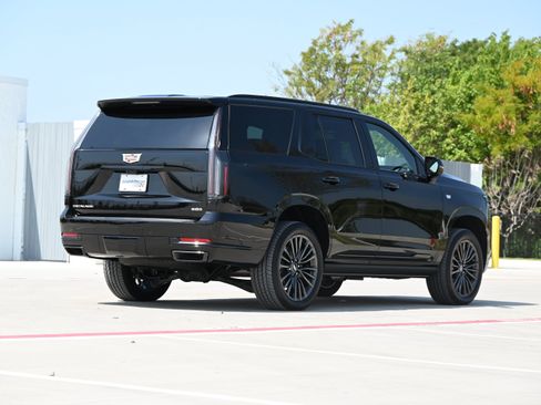 Used 2026 Cadillac Escalade Platinum Sport AWD/4WD image 9