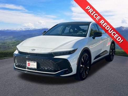 Certified 2026 Toyota Crown Platinum image 1