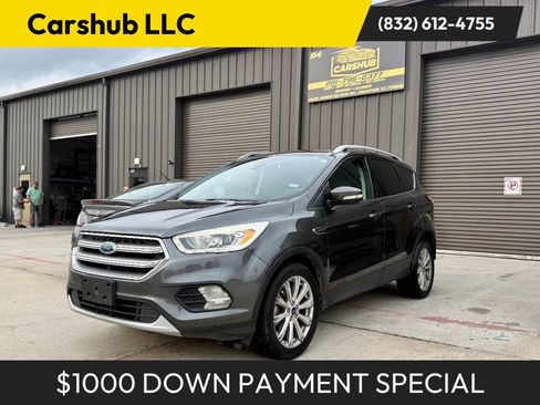 Used 2017 Ford Escape Titanium image 1