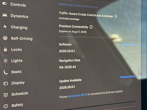 Used 2023 Tesla Model Y AWD image 32