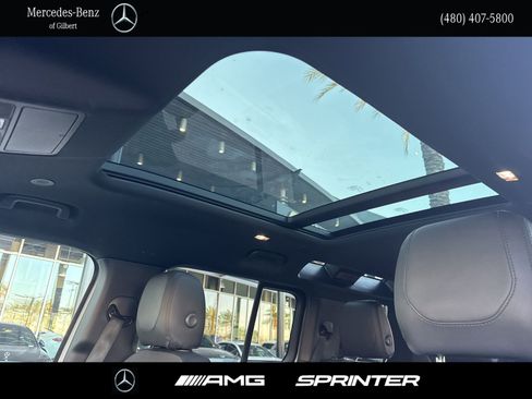 Used 2021 Land Rover Defender 110 SE image 15