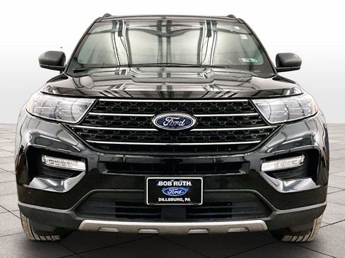 Certified 2022 Ford Explorer XLT w/ Equipment Group 202A image 3