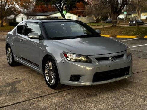 Used 2013 Scion tC image 2
