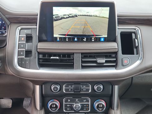 Used 2023 Chevrolet Tahoe Z71 w/ Luxury Package AWD/4WD image 19