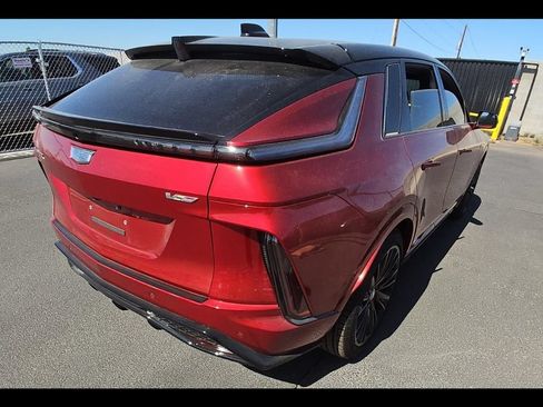 Used 2026 Cadillac Lyriq V AWD/4WD image 9