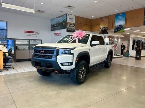 New 2026 Nissan Frontier PRO-4X w/ Pro-4x Convenience Package AWD/4WD image 3