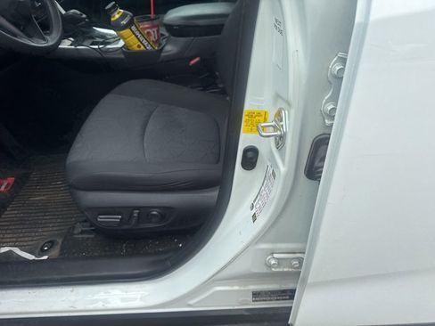 Used 2020 Toyota RAV4 XLE FWD image 29