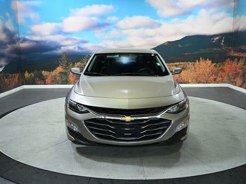 Used 2024 Chevrolet Malibu LT image 3