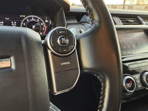 Used 2018 Land Rover Discovery HSE image 47