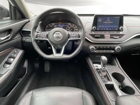 Used 2020 Nissan Altima 2.5 SR w/ Premium Package FWD image 12