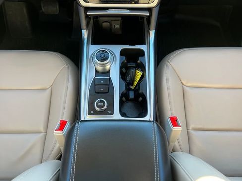 Used 2022 Ford Explorer XLT w/ Equipment Group 202A image 23