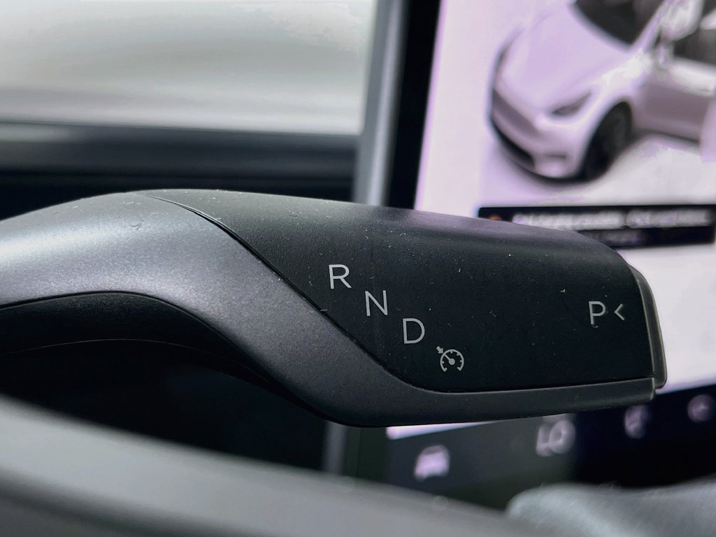 Used 2022 Tesla Model Y Long Range AWD/4WD image 17
