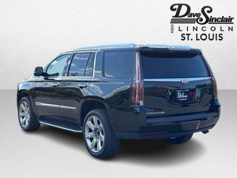 Used 2019 Cadillac Escalade Luxury AWD/4WD image 6