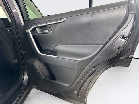 Used 2025 Toyota RAV4 XLE FWD image 28