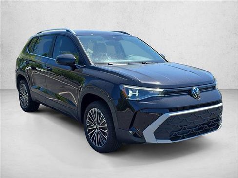 New 2026 Volkswagen Taos SE FWD image 13