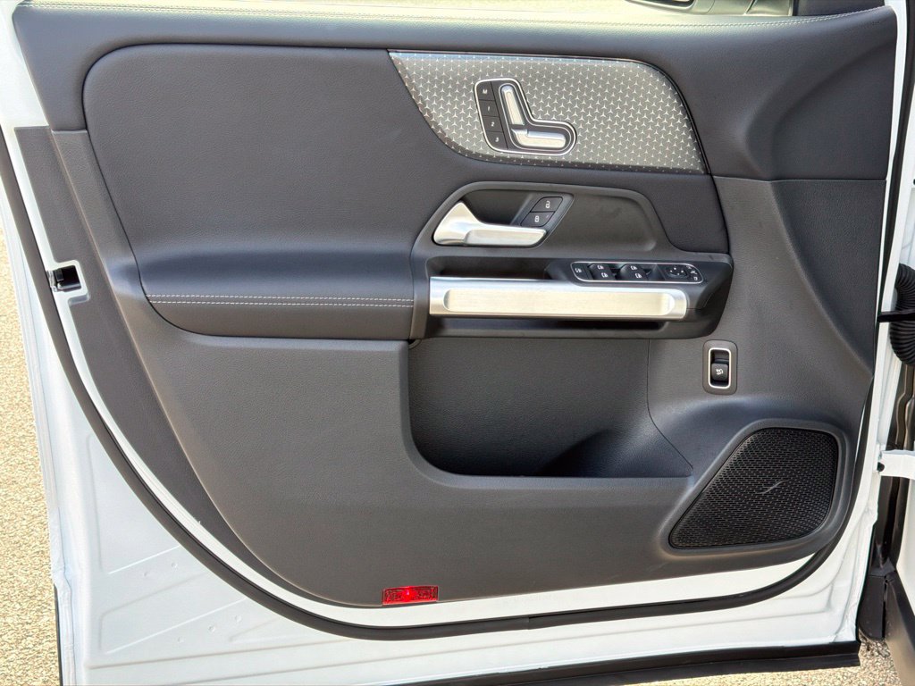 Used 2026 Mercedes-Benz GLB 250 image 20