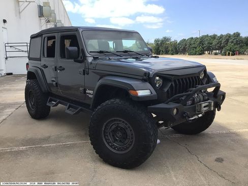 Used 2018 Jeep Wrangler Unlimited Sport AWD/4WD image 4