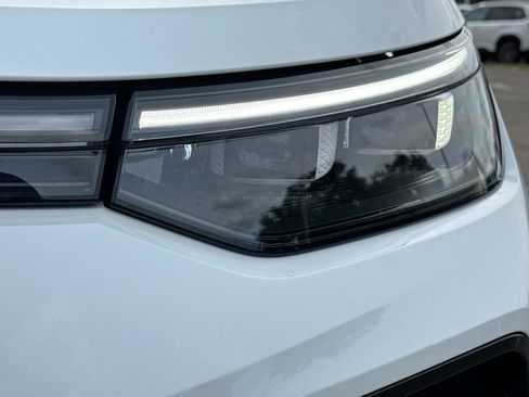 New 2026 Volkswagen Tiguan SEL R-Line image 9