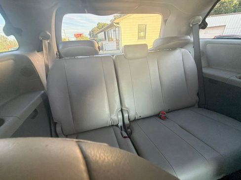 Used 2014 Toyota Sienna Limited w/ Limited Premium Package FWD image 30