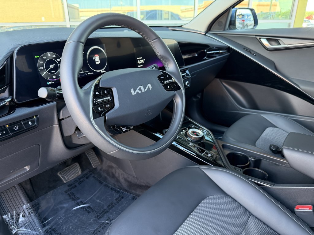 Used 2025 Kia Niro Wind FWD image 32