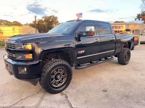 Used 2017 Chevrolet Silverado 2500 LTZ image 24