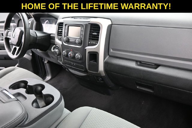 Used 2018 RAM 1500 Classic SLT AWD/4WD image 34