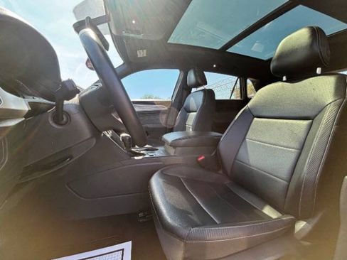 Used 2021 Volkswagen Atlas Cross Sport SE w/ Panoramic Sunroof Package FWD image 16