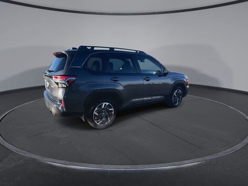 Used 2025 Subaru Forester Premium image 8