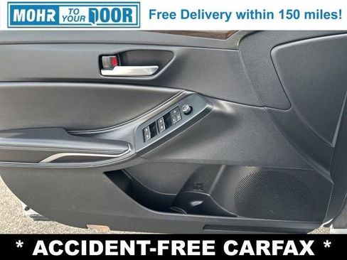 Used 2022 Toyota Avalon XLE image 24