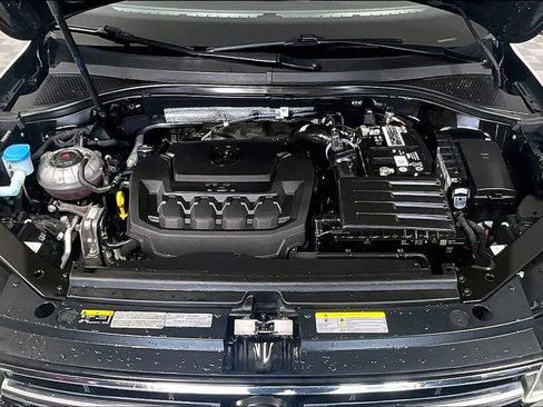 Used 2022 Volkswagen Tiguan SE image 9