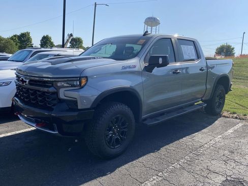 Used 2023 Chevrolet Silverado 1500 ZR2 w/ Technology Package AWD/4WD image 3