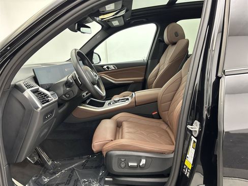 Used 2024 BMW X5 xDrive40i w/ M Sport Package AWD/4WD image 25