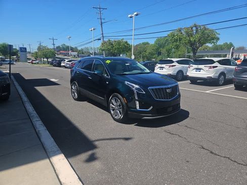 Used 2025 Cadillac XT5 Premium Luxury w/ Technology Package AWD/4WD image 4